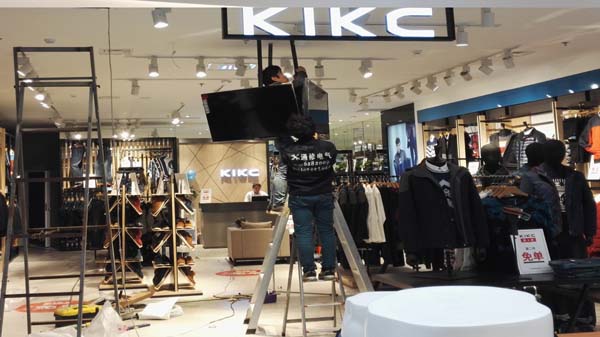 电视安装吊装_商场现场图片